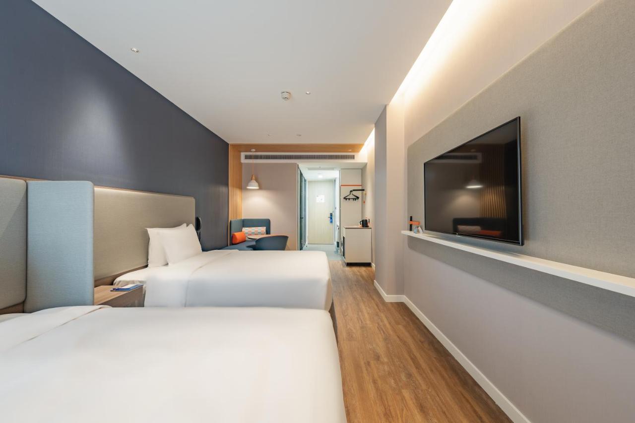 Holiday Inn Express Shanghai Expo Centre By Ihg Екстериор снимка